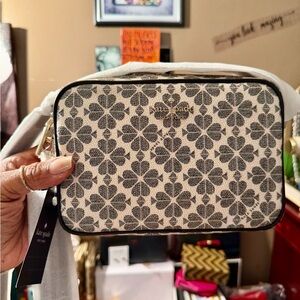 🎁 NWT Kate Spade Signature Spade Flower Mini Camera Bag